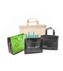 fabricant de sac réutilisable personnalsié en tissu non tissé en belgique factory of custom non woven shopping bags in belgium fabriek van non woven draagtassen in belgie